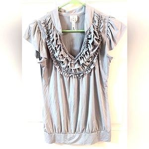 Young ladies pull over blouse